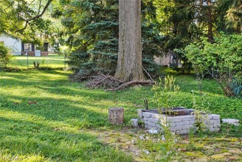 1815 Oaklawn Drive Parma OH 44134