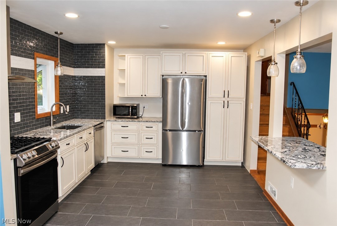 1815 Oaklawn Drive Parma OH 44134