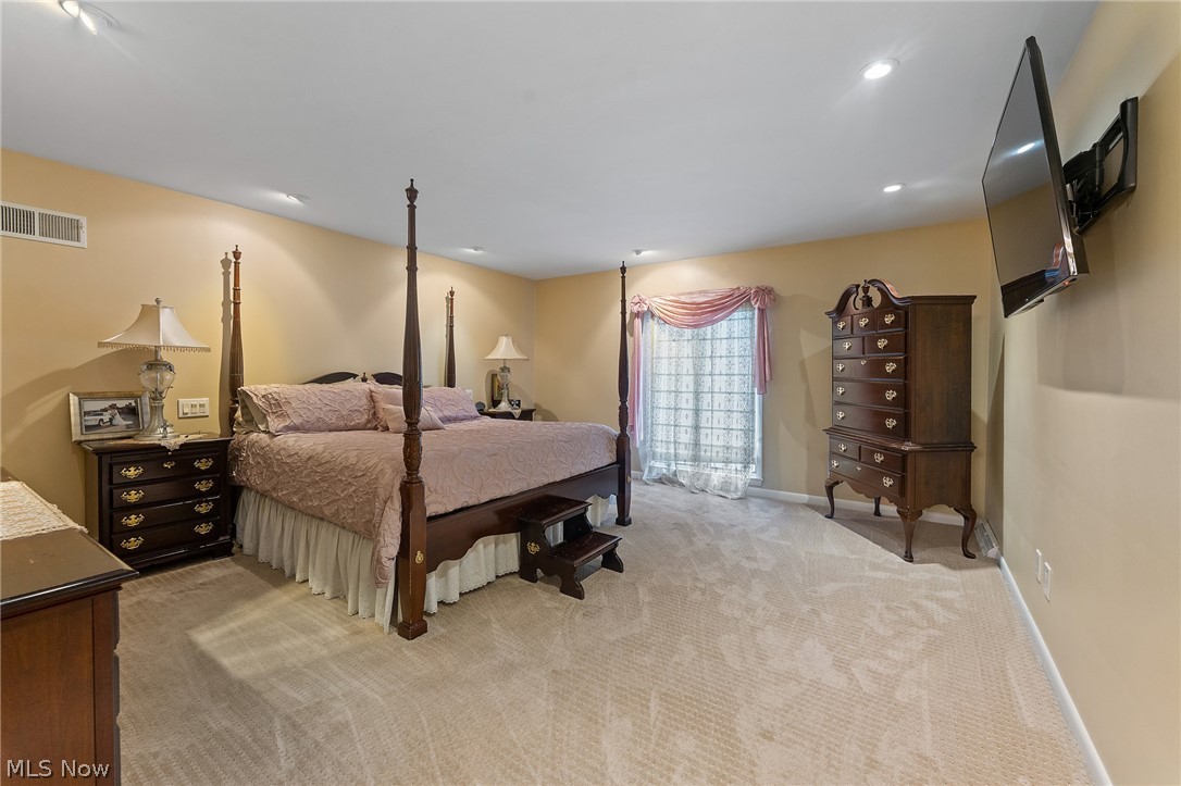 5685 Engleton Lane Girard OH 44420