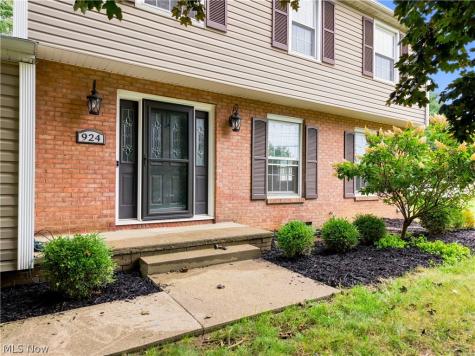 924 Pittsburg Avenue NW North Canton OH 44720