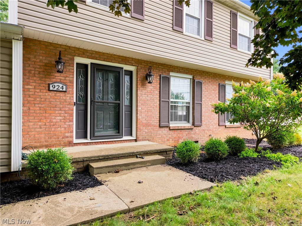 924 Pittsburg Avenue NW North Canton OH 44720