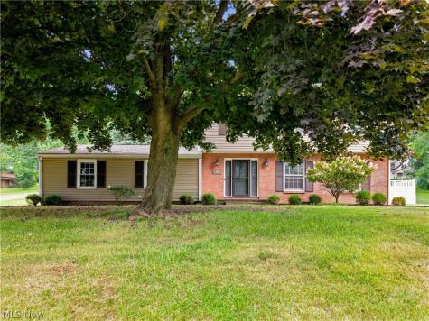 924 Pittsburg Avenue NW North Canton OH 44720