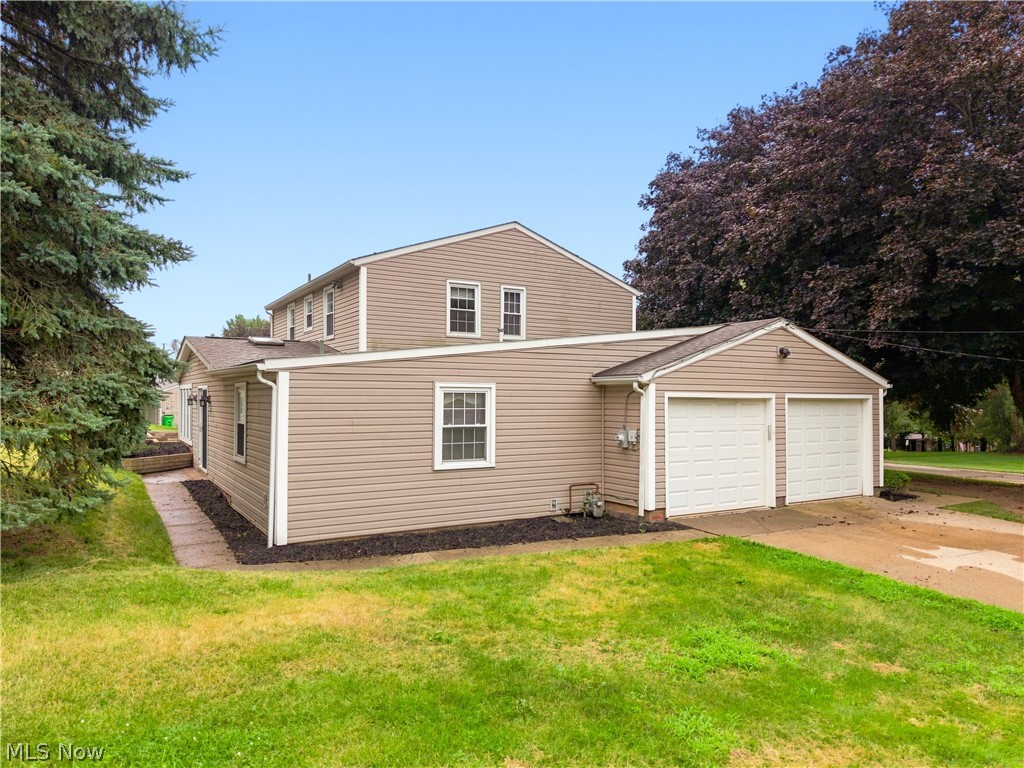 924 Pittsburg Avenue NW North Canton OH 44720