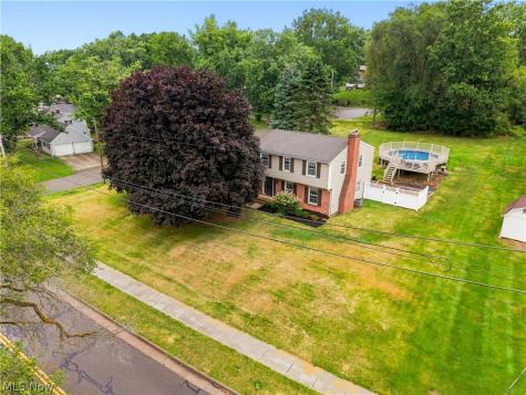924 Pittsburg Avenue NW North Canton OH 44720
