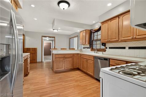 924 Pittsburg Avenue NW North Canton OH 44720