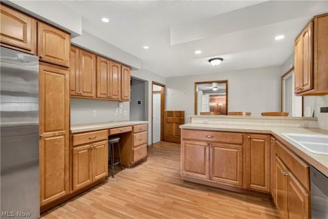 924 Pittsburg Avenue NW North Canton OH 44720