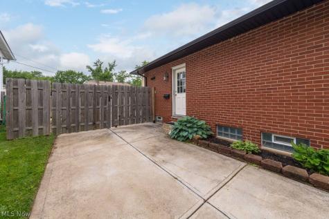 23838 Vincent Drive North Olmsted OH 44070
