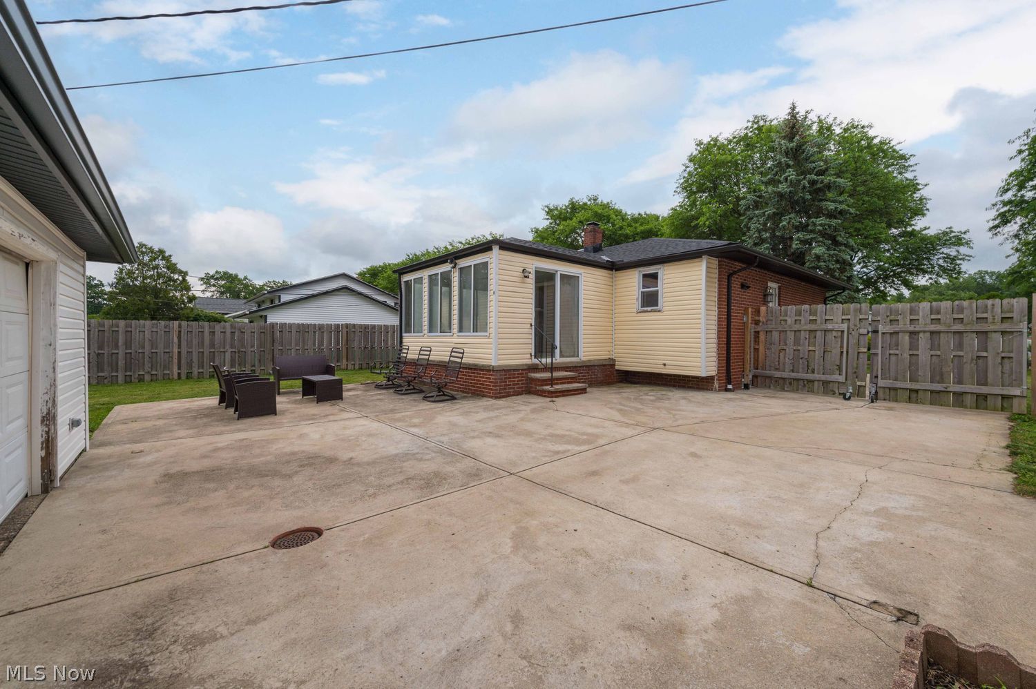 23838 Vincent Drive North Olmsted OH 44070