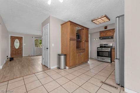 23838 Vincent Drive North Olmsted OH 44070