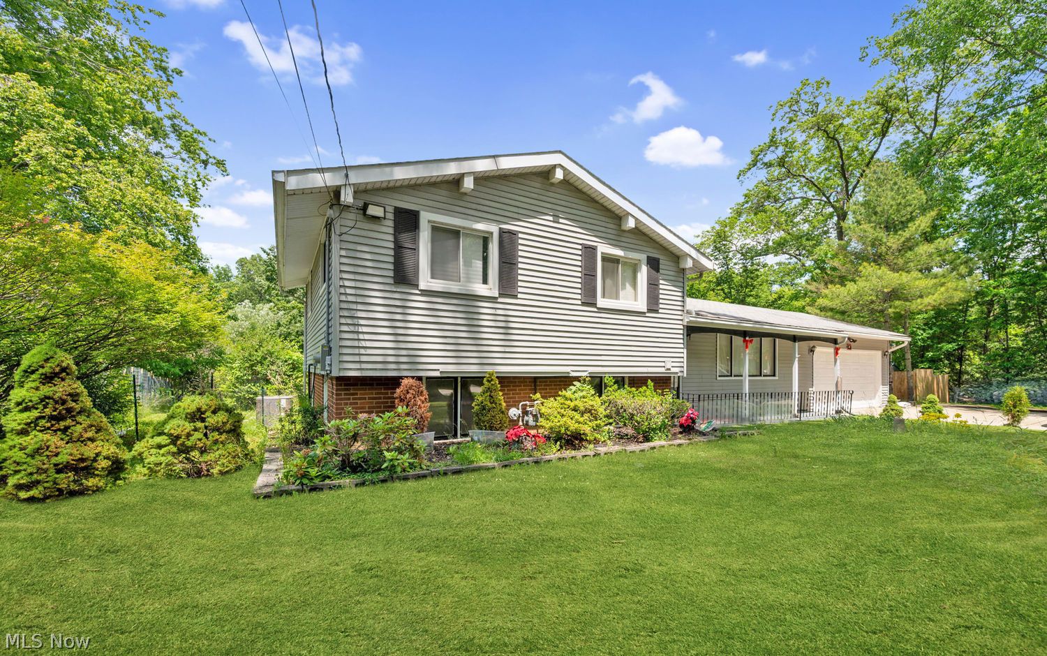 27705 White Road Willoughby Hills OH 44092