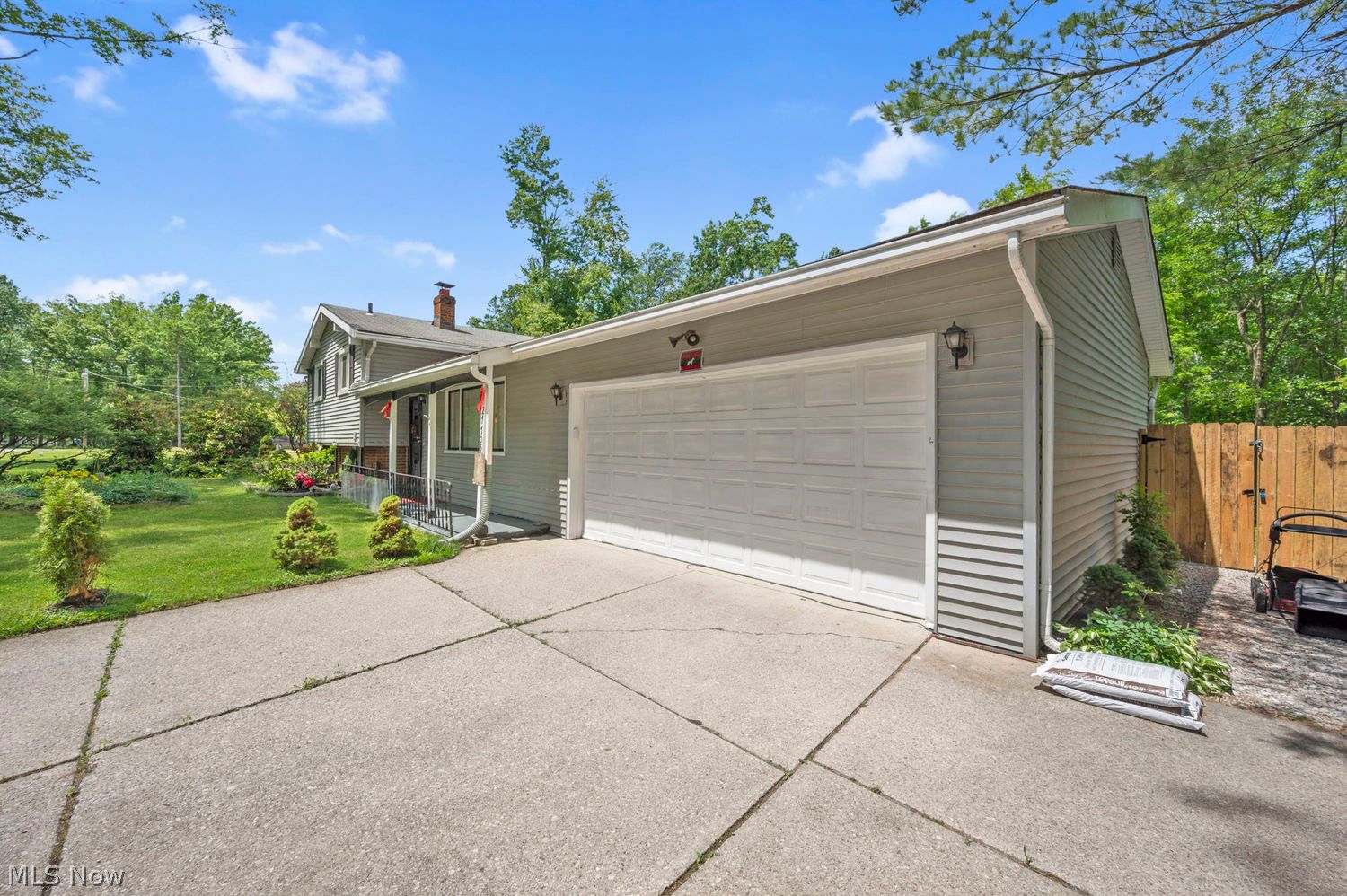27705 White Road Willoughby Hills OH 44092