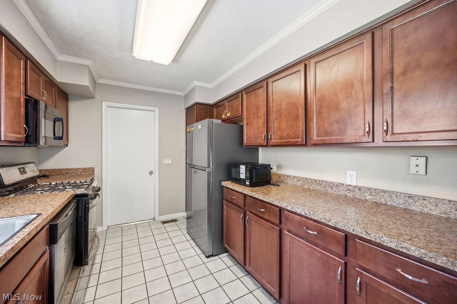 27705 White Road Willoughby Hills OH 44092