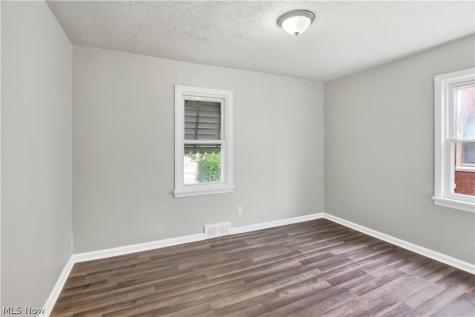 3357 E 149th Street Cleveland OH 44120