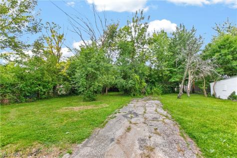 3357 E 149th Street Cleveland OH 44120