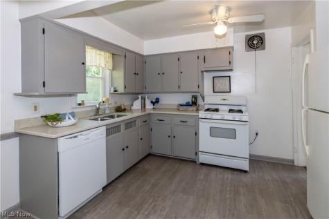 1597 Bond Street Akron OH 44313