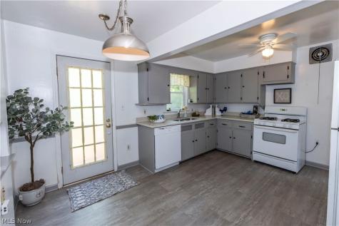 1597 Bond Street Akron OH 44313