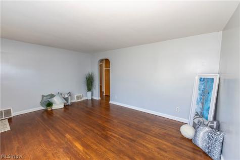 1597 Bond Street Akron OH 44313