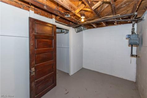 1597 Bond Street Akron OH 44313