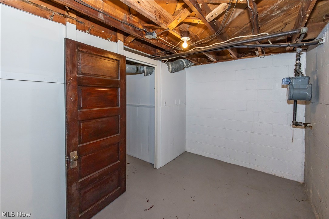 1597 Bond Street Akron OH 44313