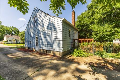 1597 Bond Street Akron OH 44313