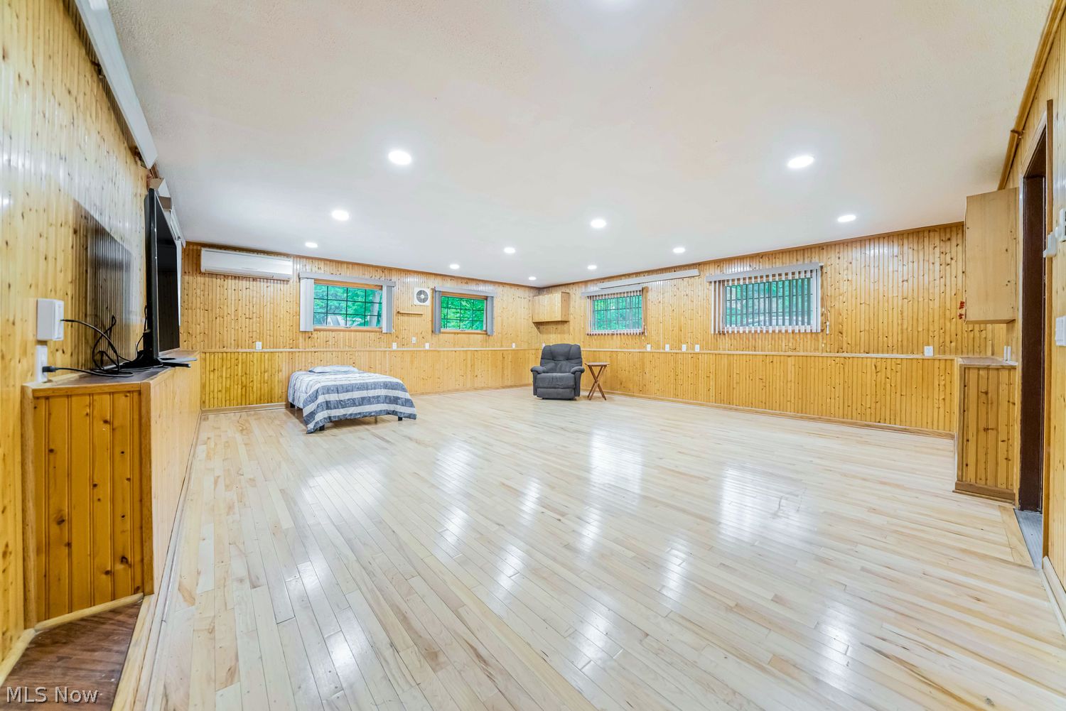 6473 Tanglewood Lane Seven Hills OH 44131
