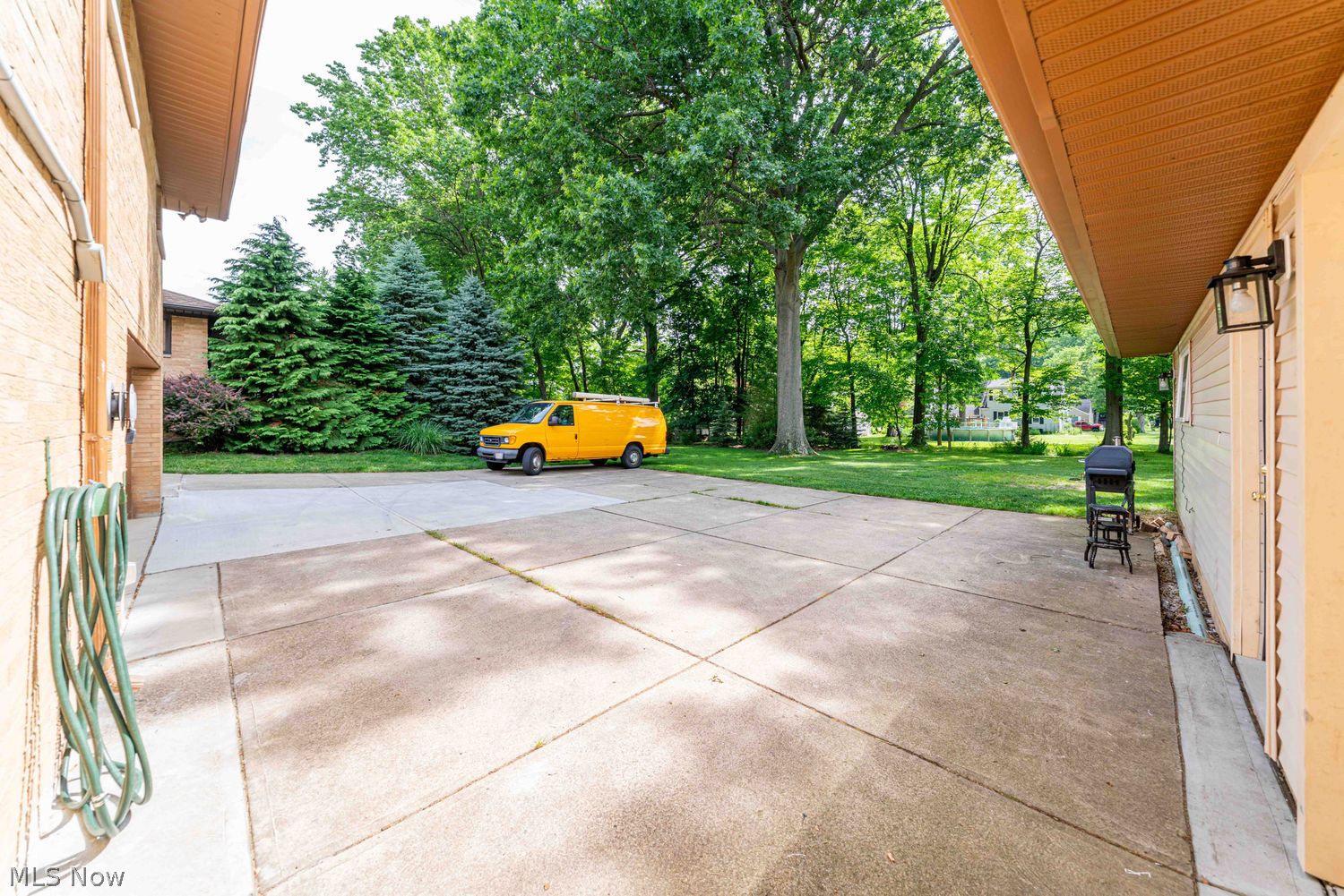 6473 Tanglewood Lane Seven Hills OH 44131