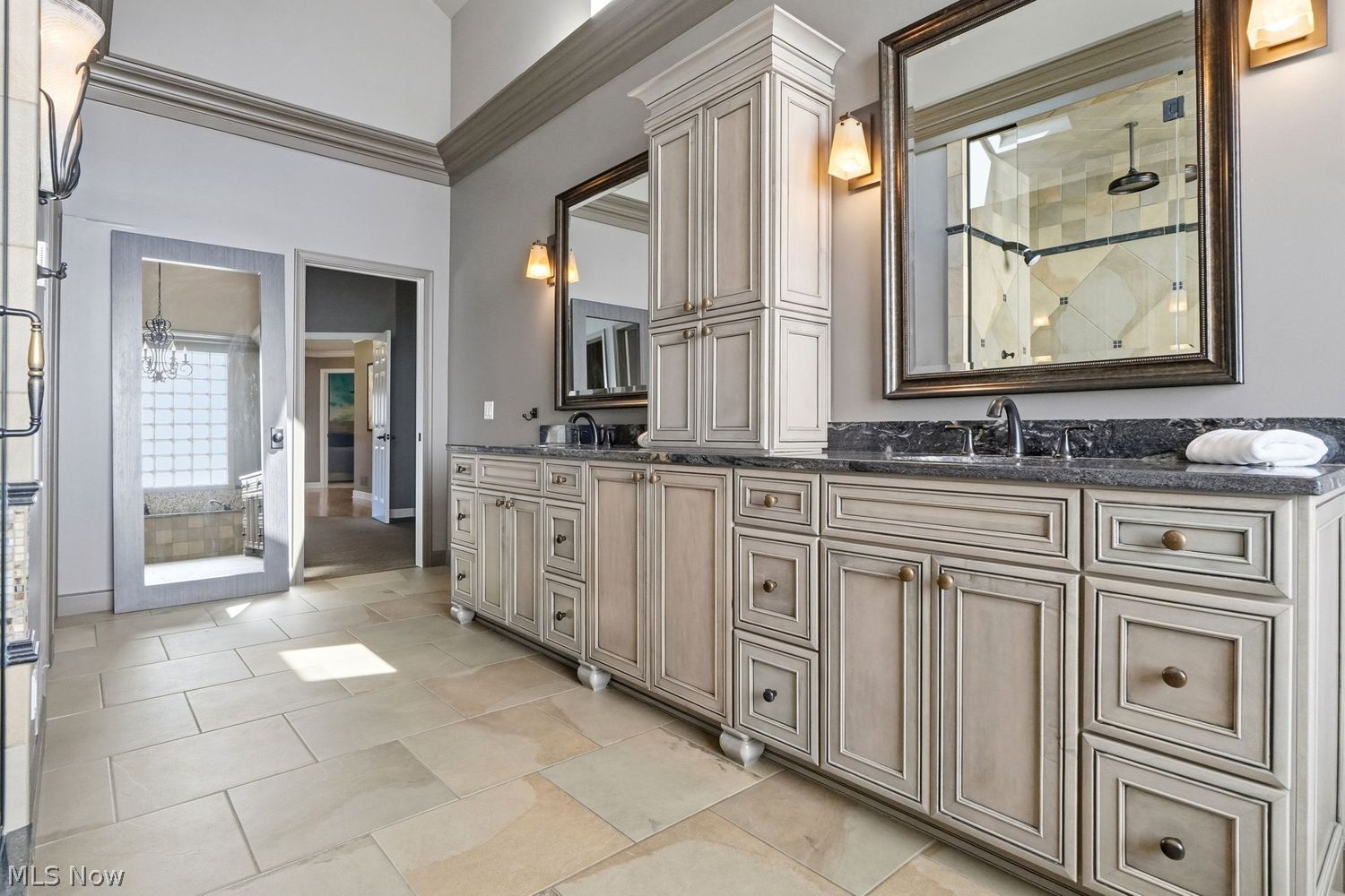 6236 S Applecross Road Cleveland OH 44143