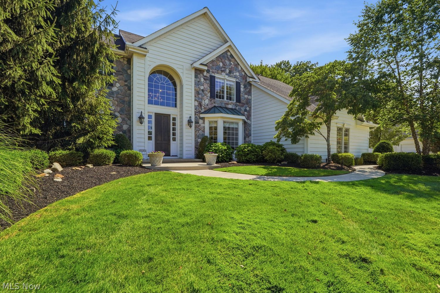 6236 S Applecross Road Cleveland OH 44143