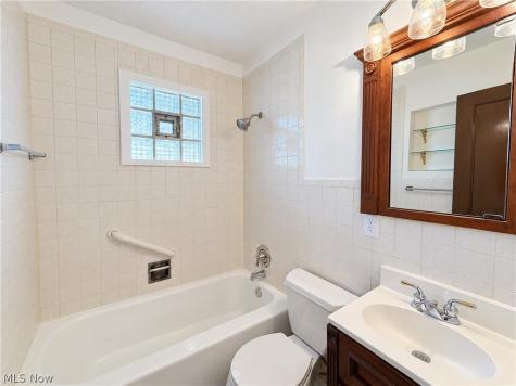 6526 Engle Road Brook Park OH 44142