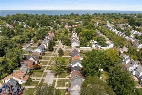 273 E 208th Street Euclid OH 44123
