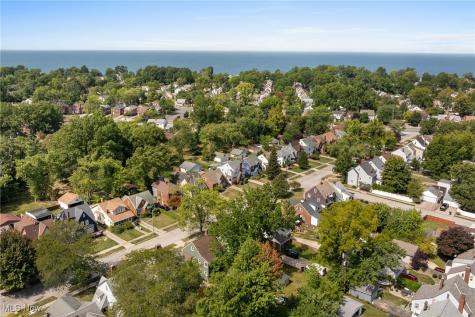 273 E 208th Street Euclid OH 44123