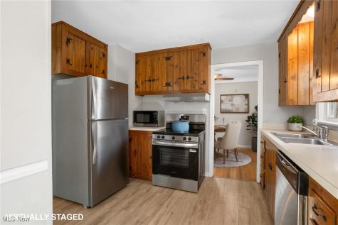 273 E 208th Street Euclid OH 44123