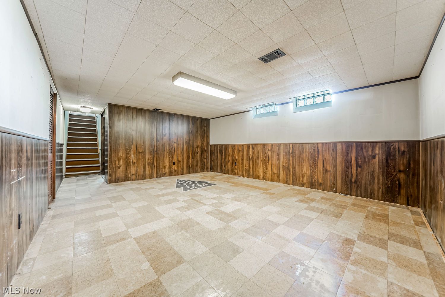 21020 Seabury Avenue Fairview Park OH 44126