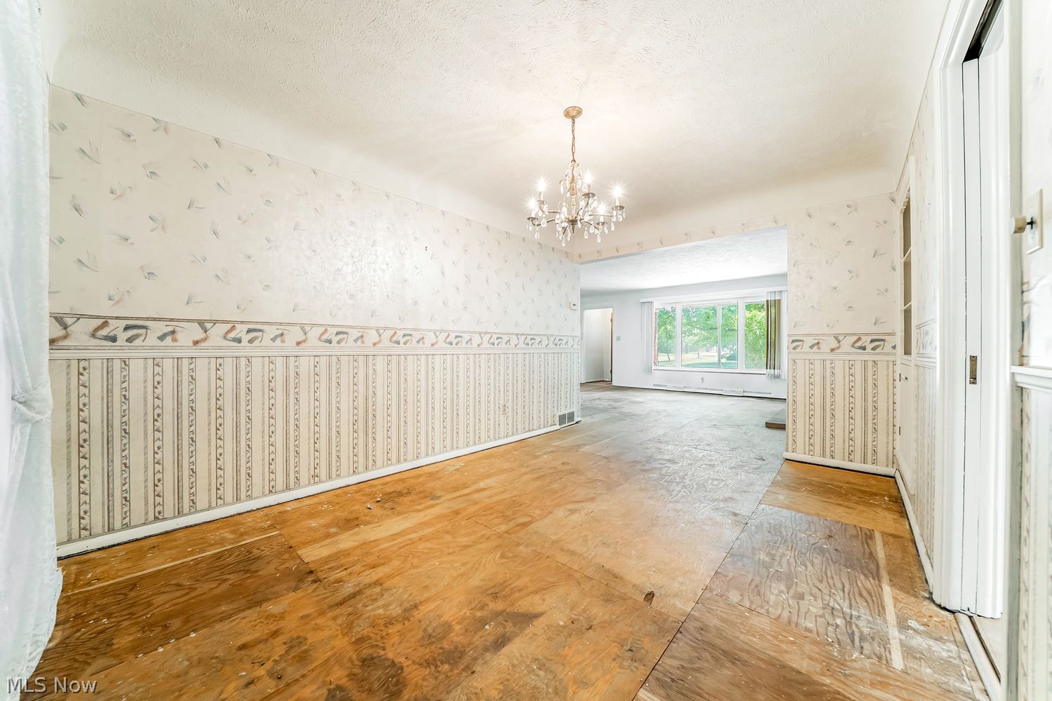 21020 Seabury Avenue Fairview Park OH 44126