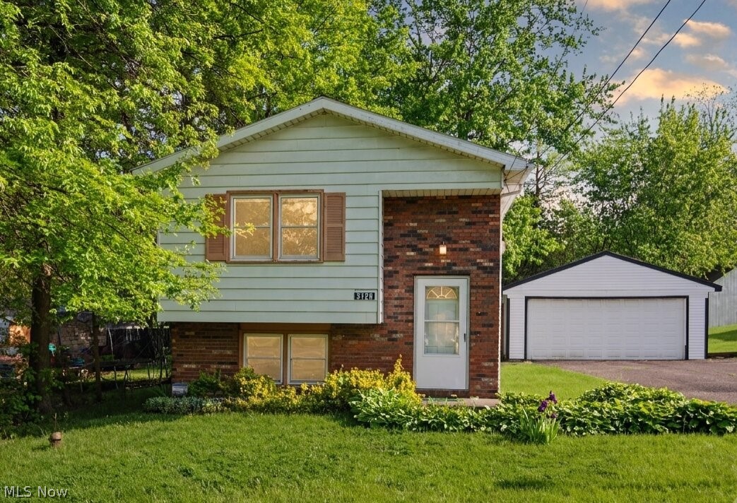 3120 Orchard Avenue SE Warren OH 44484