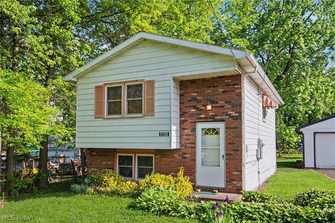 3120 Orchard Avenue SE Warren OH 44484