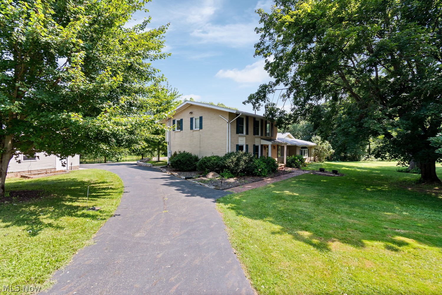 1220 Ben Fulton Avenue NW North Lawrence OH 44666