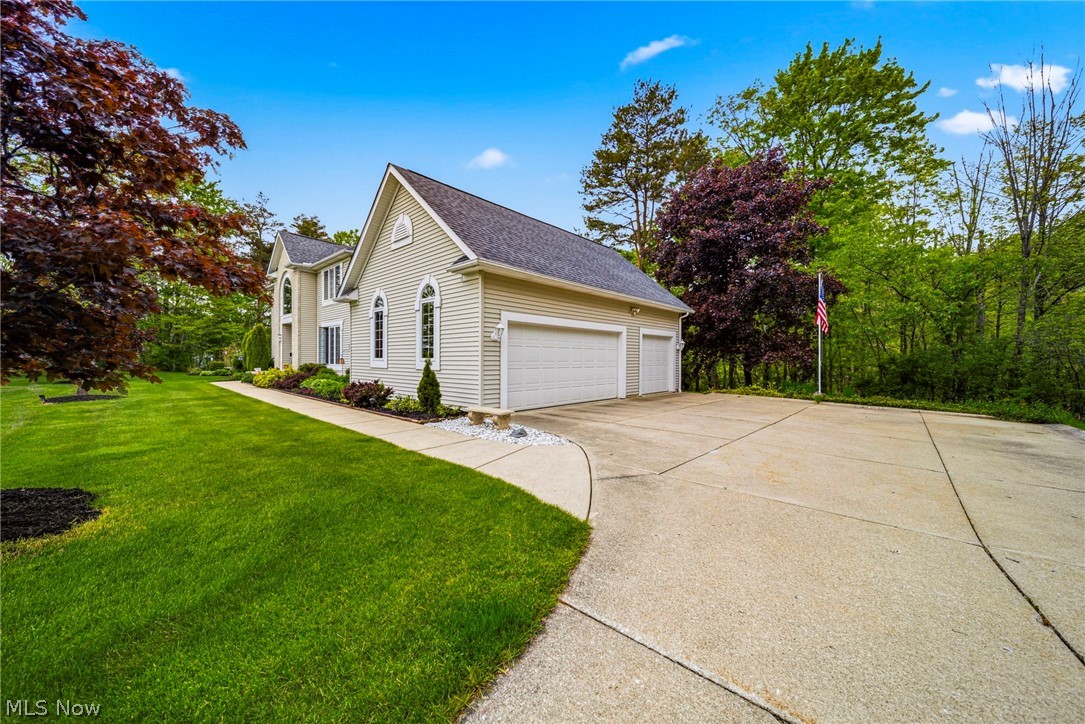 10830 Lakebrook Drive Kirtland OH 44094