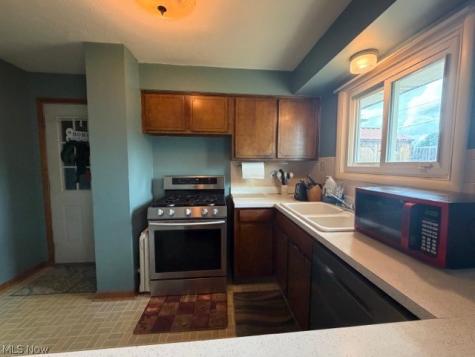 1215 33rd Street NE Canton OH 44714