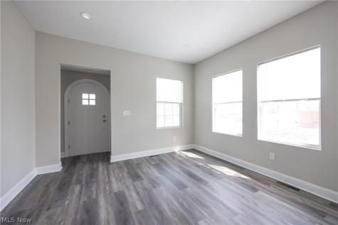1716 Robindale Street Wickliffe OH 44092