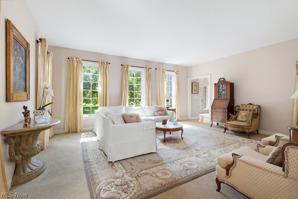 285 Grey Fox Run Chagrin Falls OH 44022