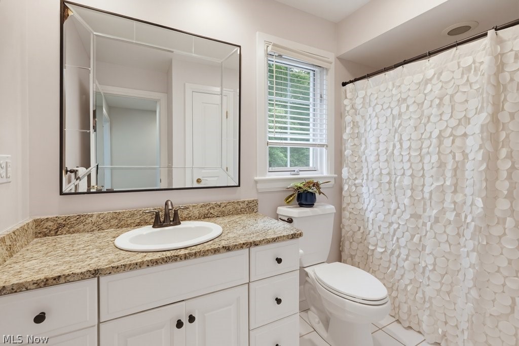 285 Grey Fox Run Chagrin Falls OH 44022
