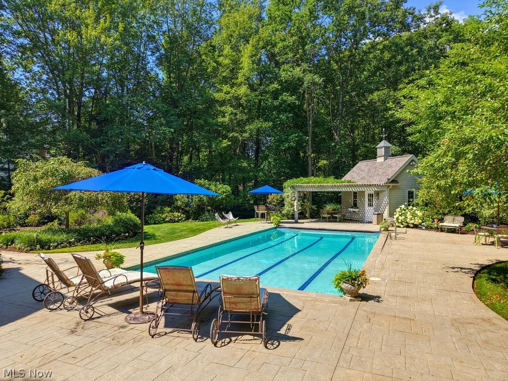 285 Grey Fox Run Chagrin Falls OH 44022