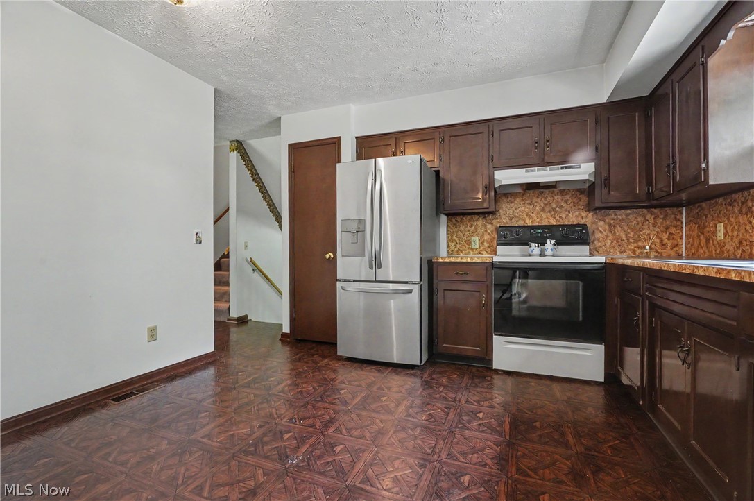 3789 Lake Vista Road Coventry OH 44319