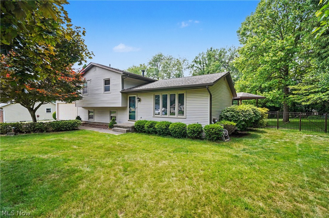 3789 Lake Vista Road Coventry OH 44319