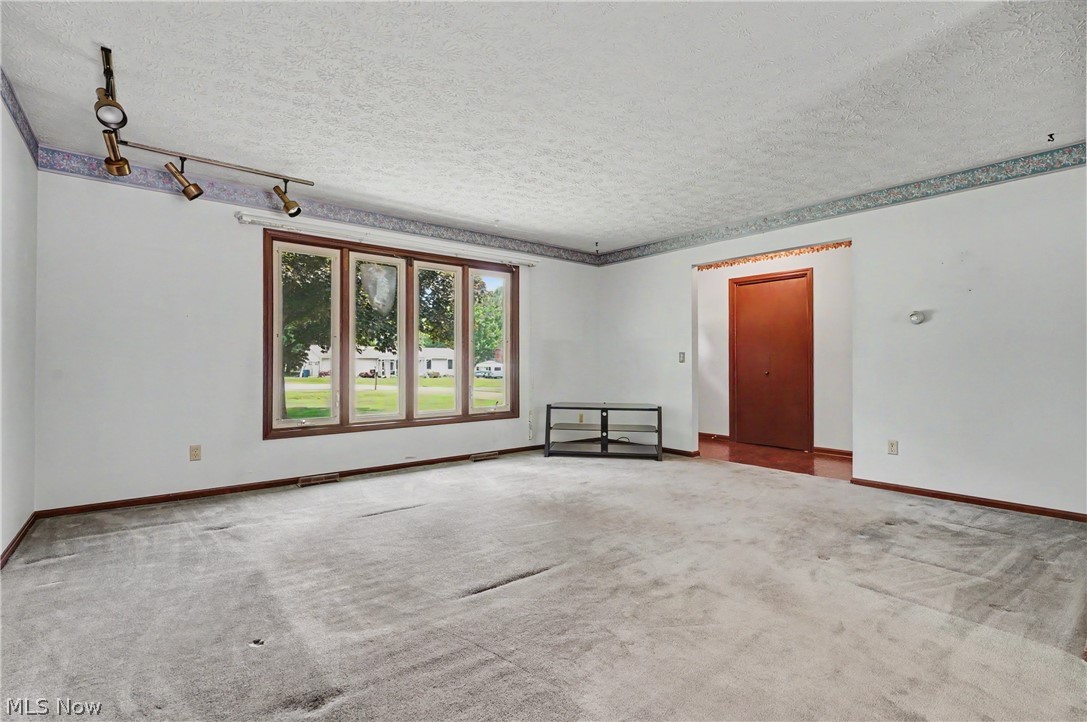 3789 Lake Vista Road Coventry OH 44319
