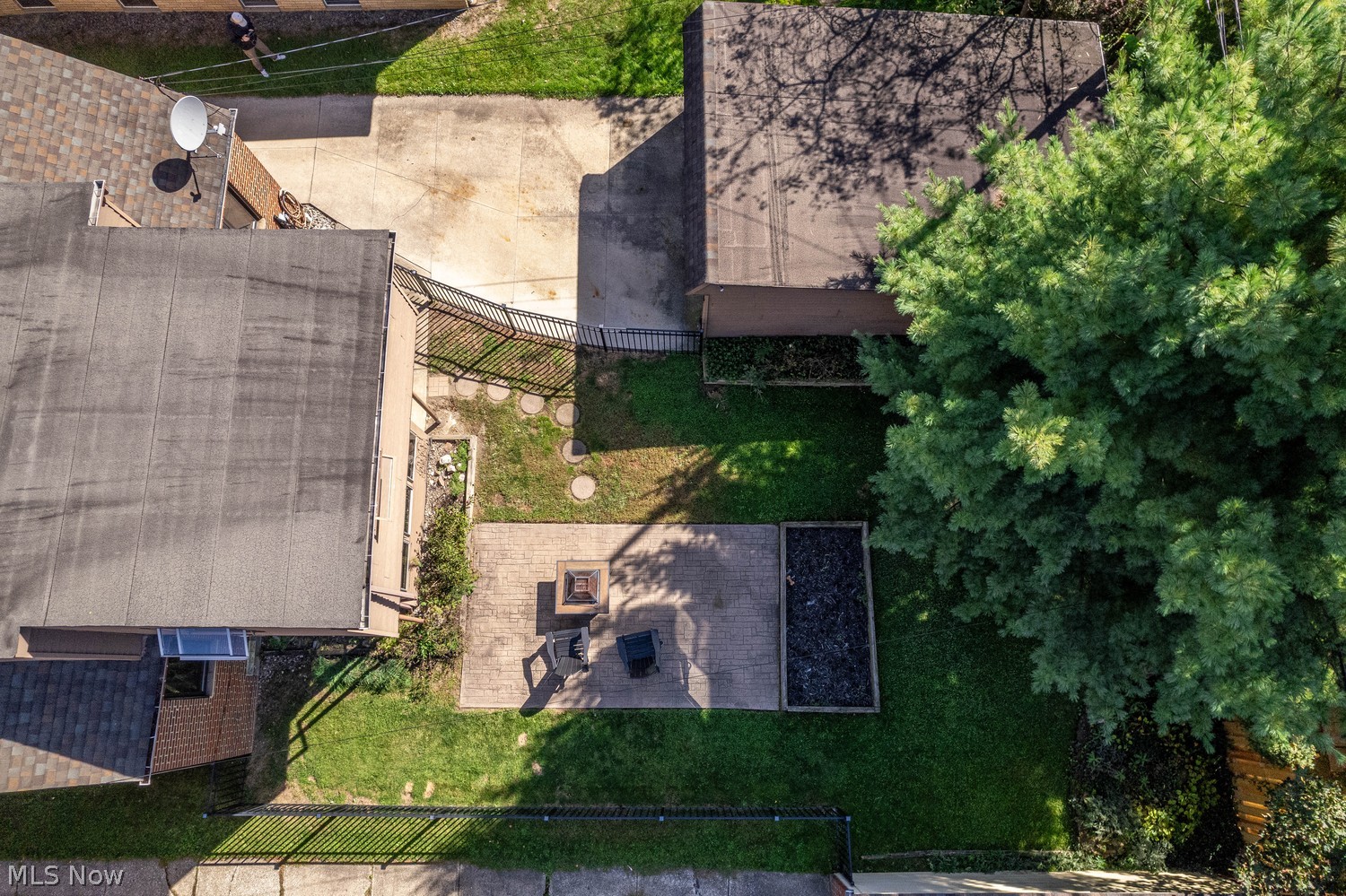 19675 Henry Road Cleveland OH 44126