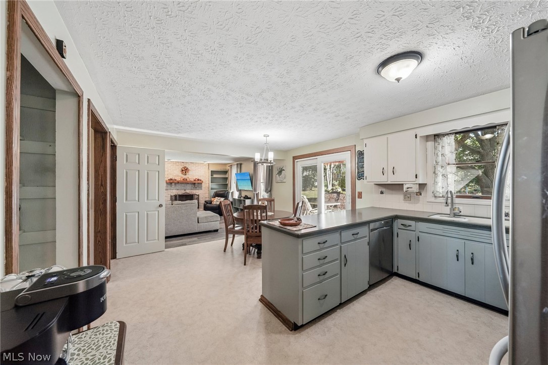 2337 Reno Drive NE Louisville OH 44641