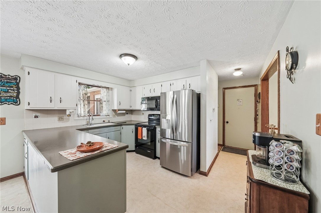 2337 Reno Drive NE Louisville OH 44641