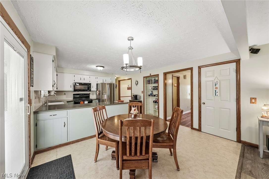 2337 Reno Drive NE Louisville OH 44641
